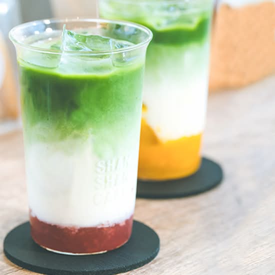 Iced Strawberry Matcha Latte 草莓抹茶冰拿鐵